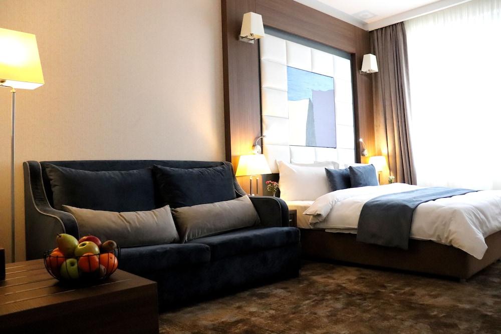 Coste Otel
